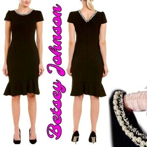 💕 Betsey Johnson pearl & bead trimmed trumpet sheath dress